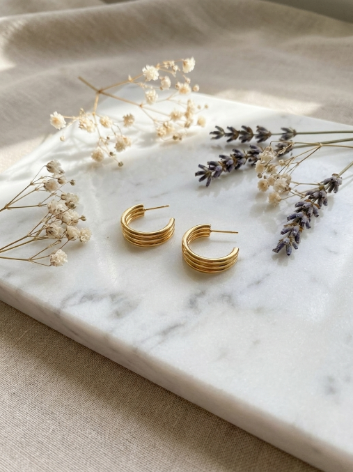 Golden Curve Hoops