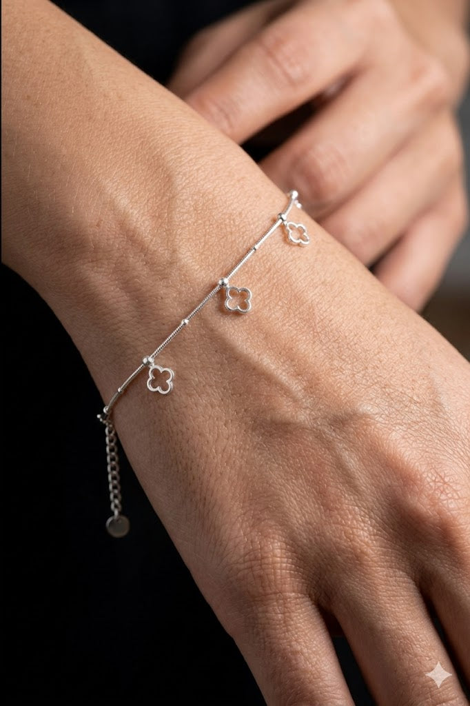 Noir Clover Chain Bracelet – Silver Edition